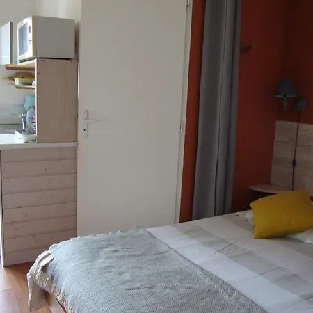 A Pied Vrai Lit Linge Fourni Jardin * ブルティニョール・シュル・メール