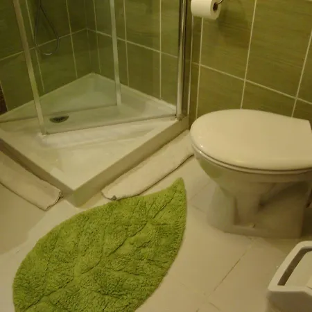 Vrai Lit Linge Fourni Vélos Bienvenus Et Jardin