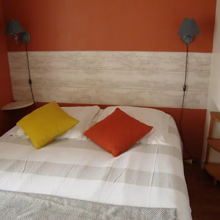 A Pied Vrai Lit Linge Fourni Jardin Apartment *