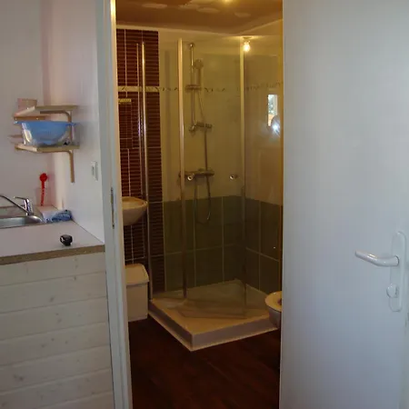 A Pied Vrai Lit Linge Fourni Jardin Appartement