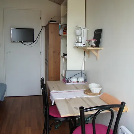 아파트 A Pied Vrai Lit Linge Fourni Jardin