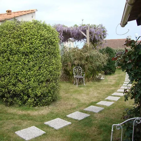 아파트 A Pied Vrai Lit Linge Fourni Jardin