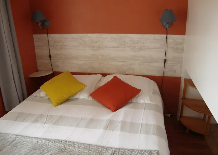 à Pied Vrai Lit Linge Fourni Jardin Appartamento *