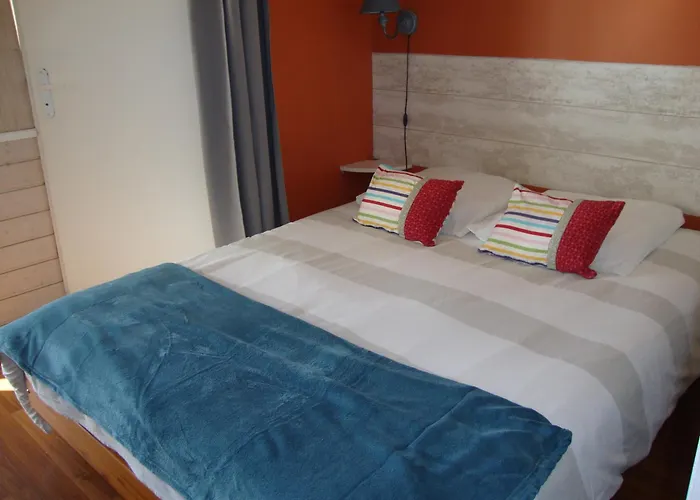 아파트 A Pied Vrai Lit Linge Fourni Jardin