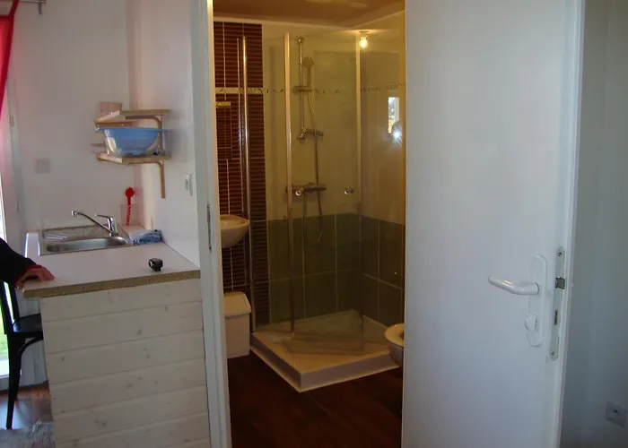 à Pied Vrai Lit Linge Fourni Jardin Appartamento