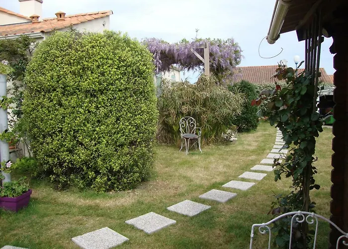 아파트 A Pied Vrai Lit Linge Fourni Jardin